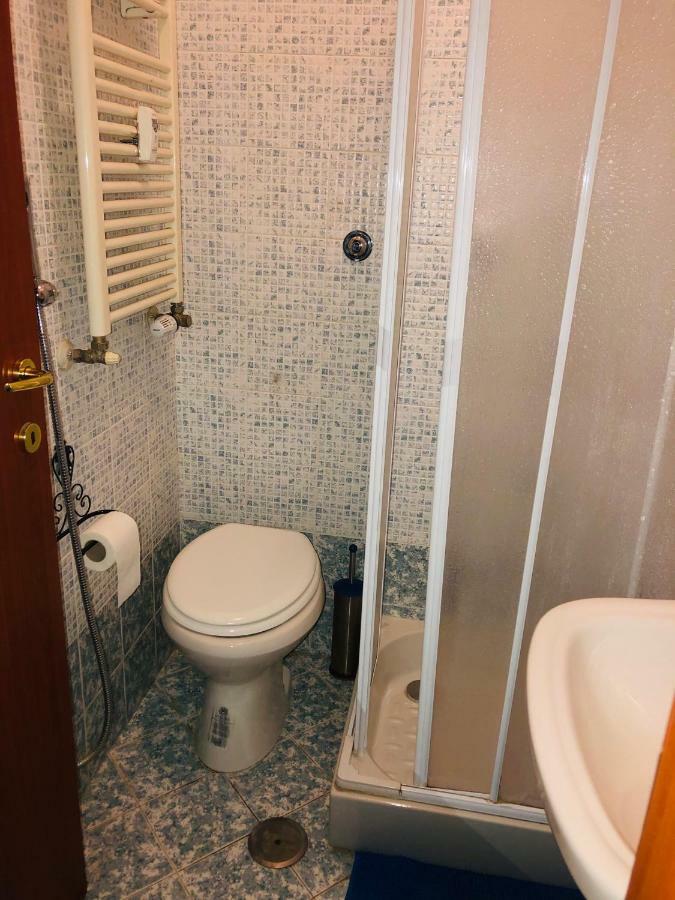 רומא Parisa Suite מראה חיצוני תמונה