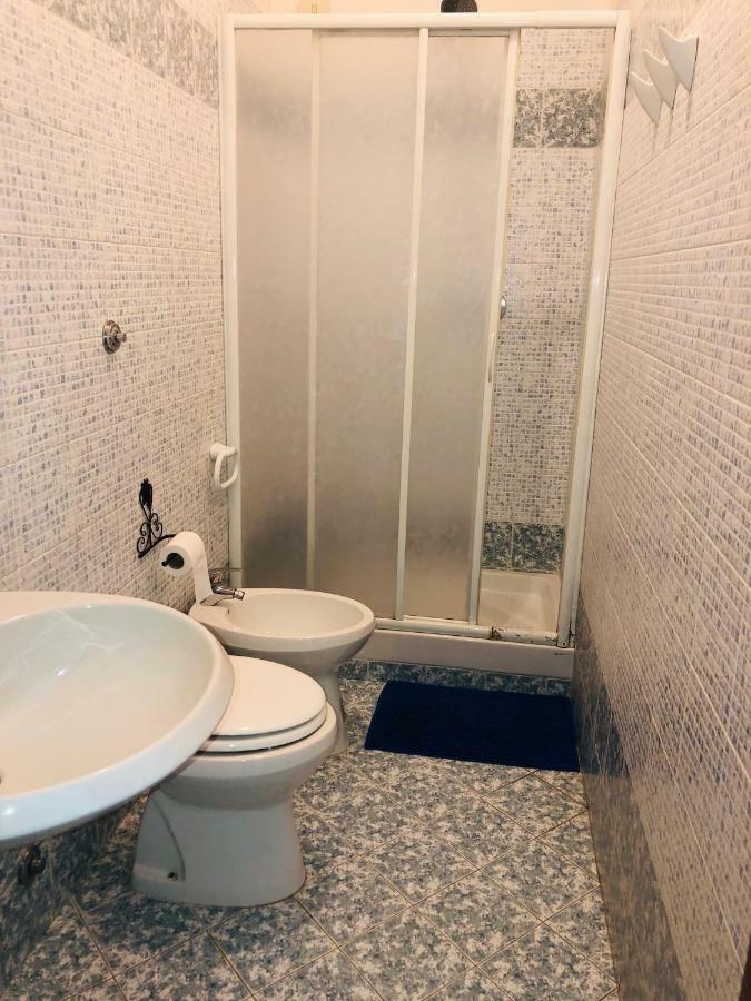 רומא Parisa Suite מראה חיצוני תמונה